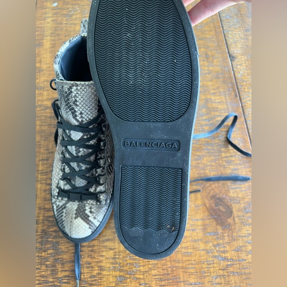 ✨SALE✨ Balenciaga snake print sneakers ✨SALE✨ - Picture 6 of 7